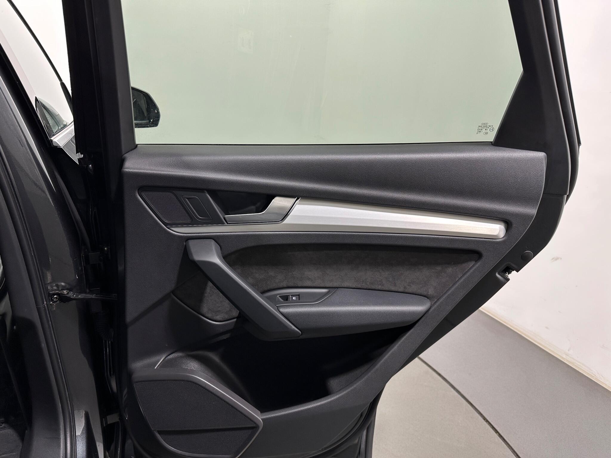 Audi Q5 view 43