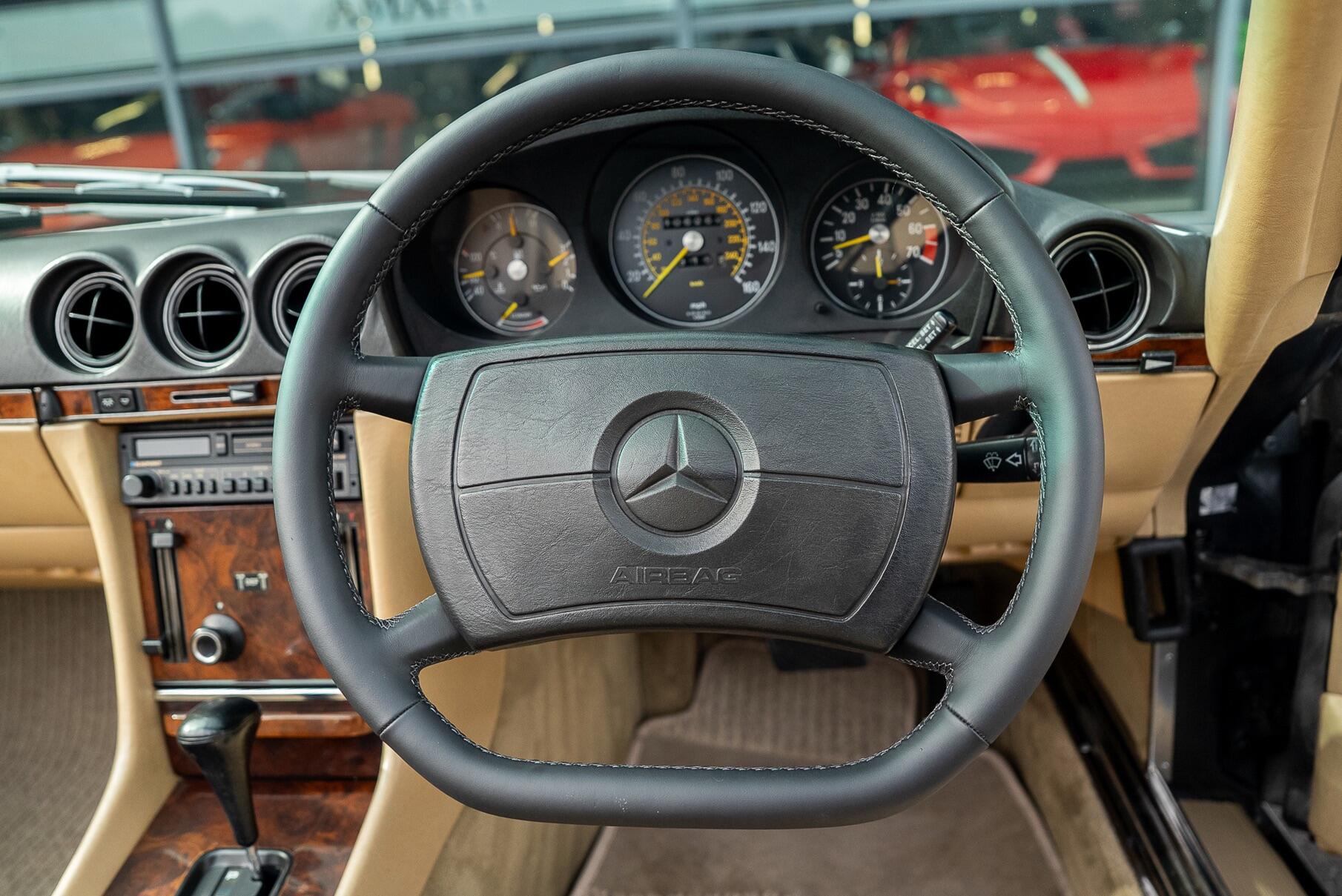 Mercedes-Benz 500 SL view 25