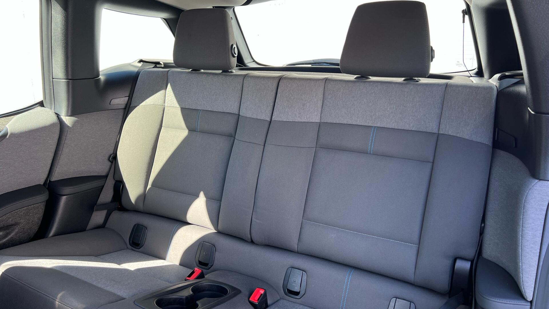 BMW i3 view 12