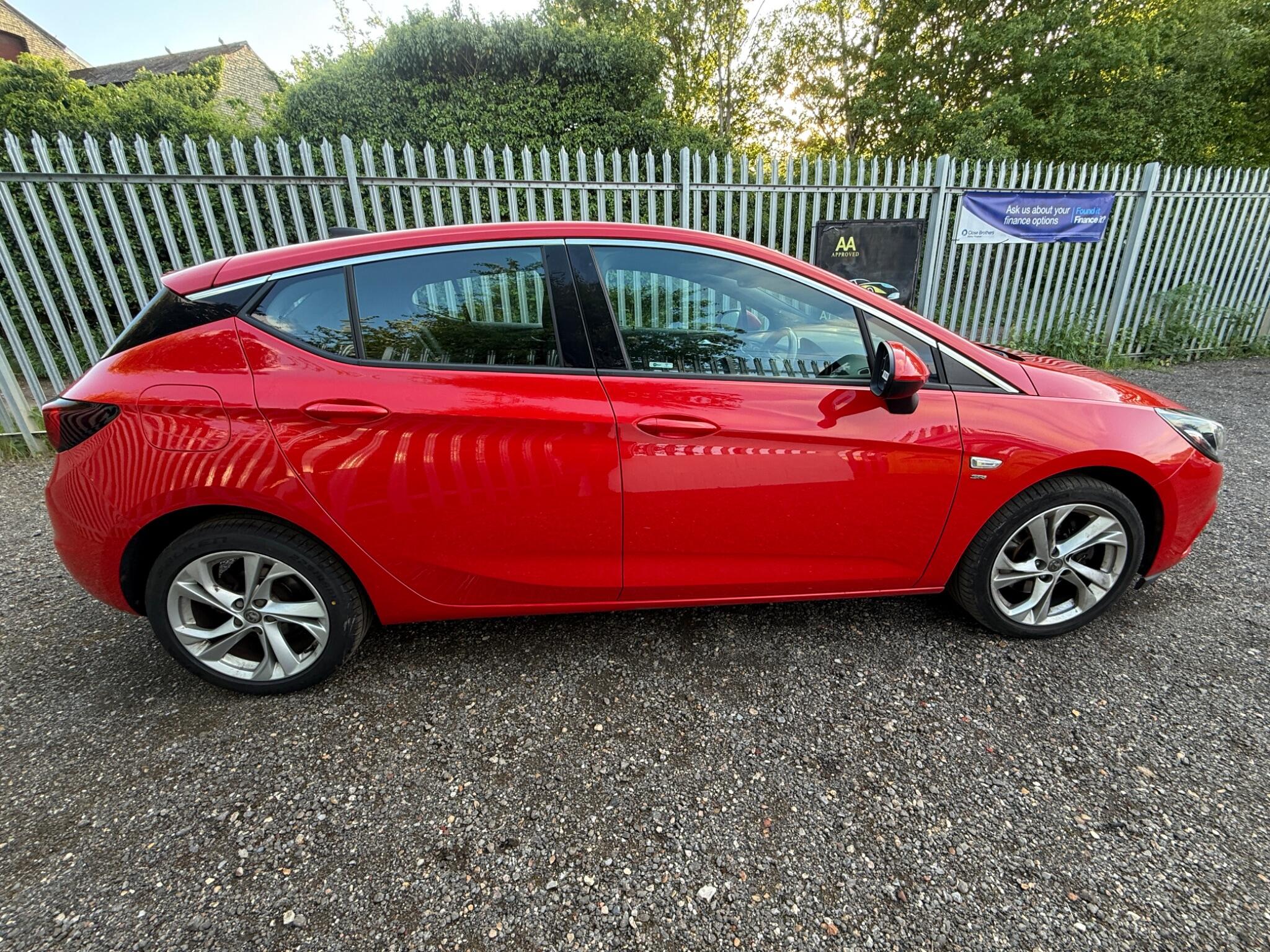 2017 Vauxhall Astra image 14