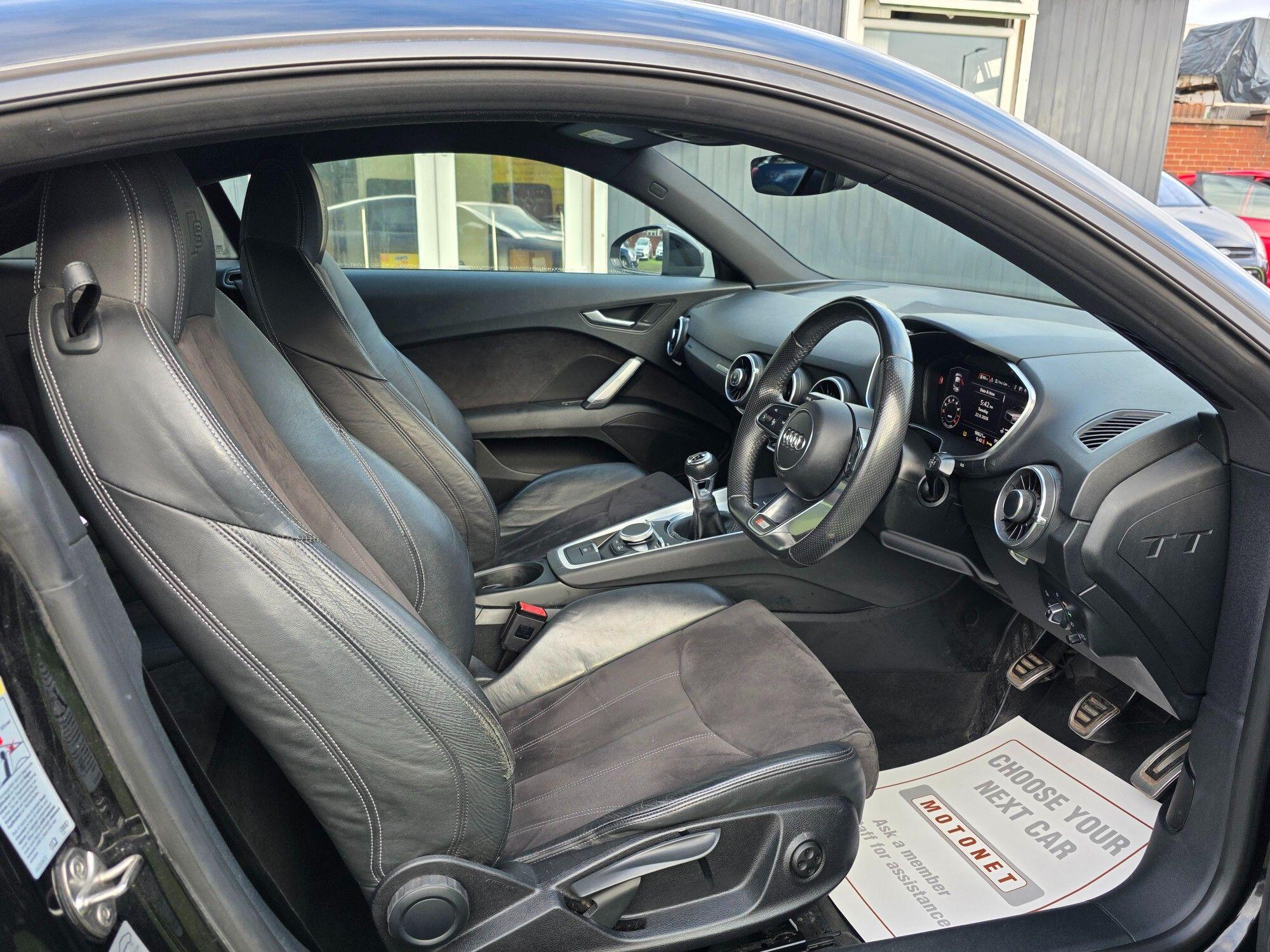 Audi TT view 18