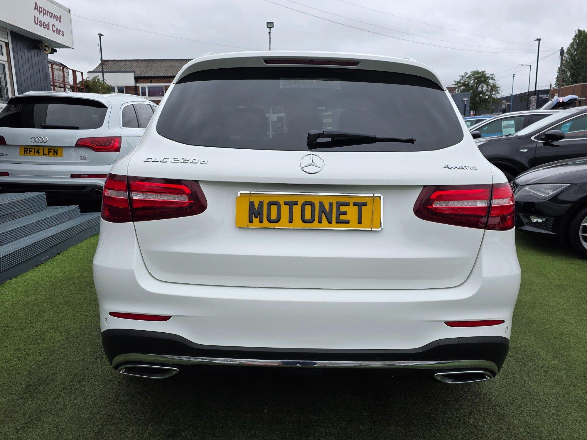 Mercedes-Benz GLC view 9