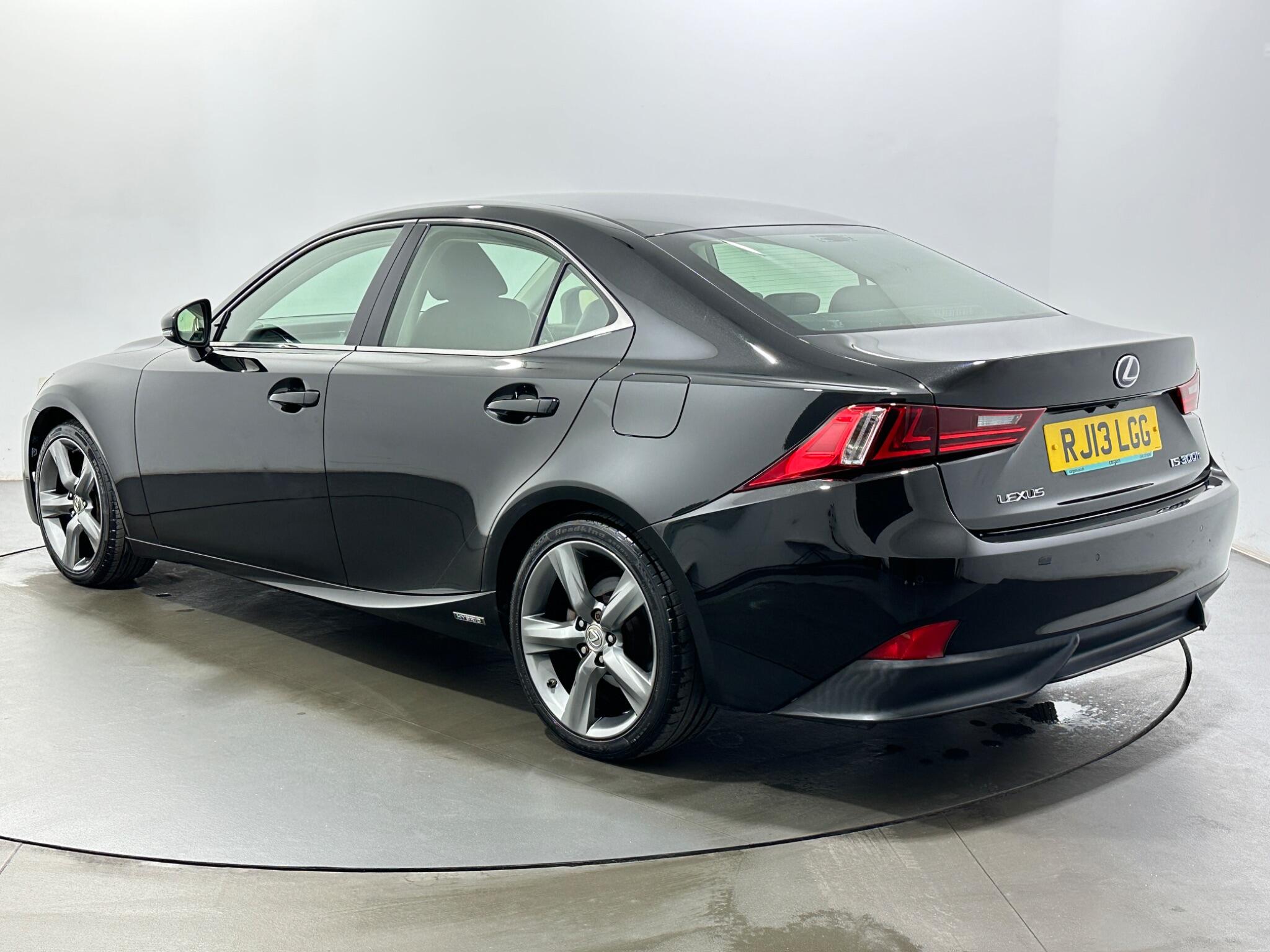 Lexus Is view 6
