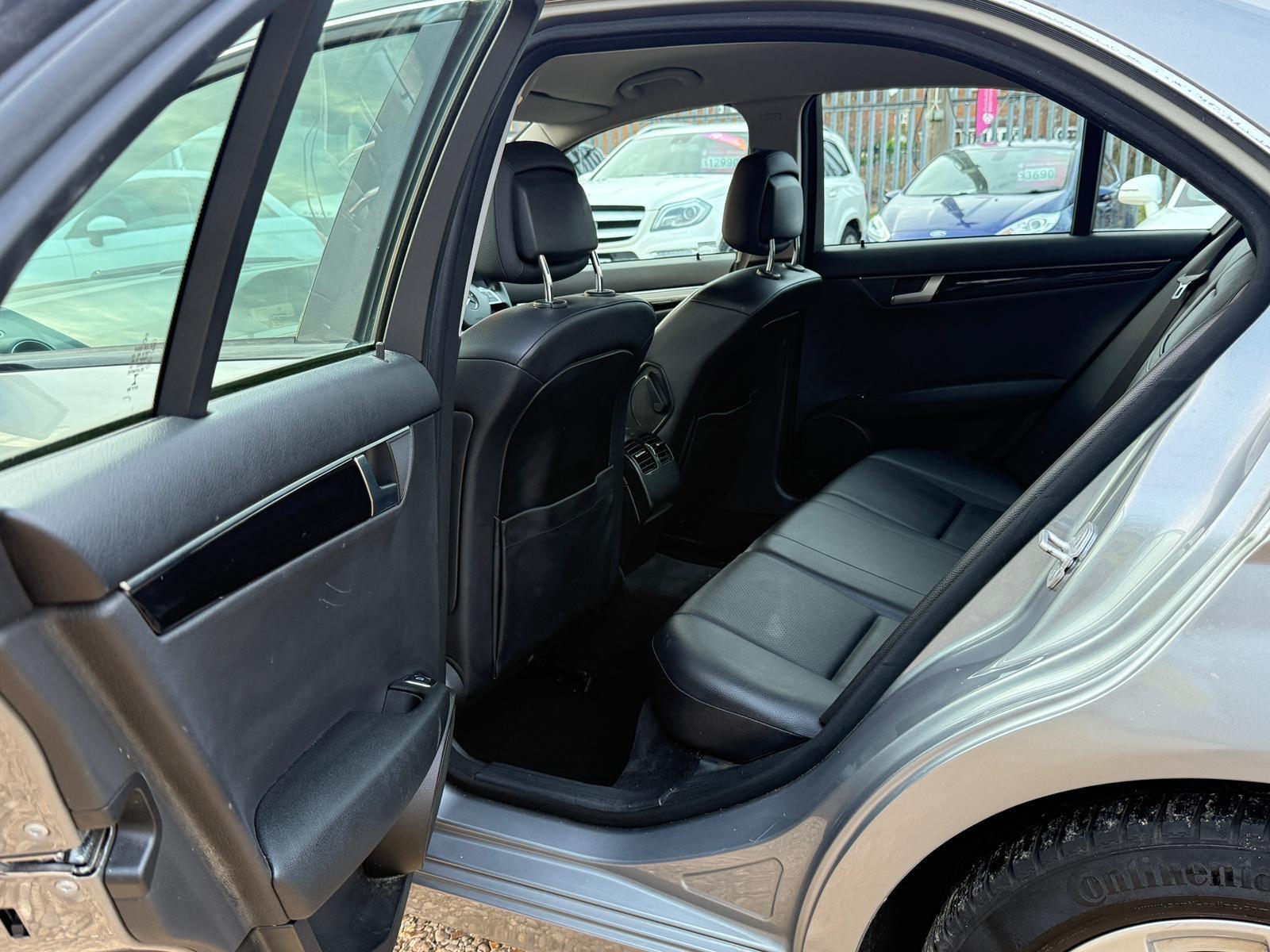 Mercedes-Benz C Class view 44