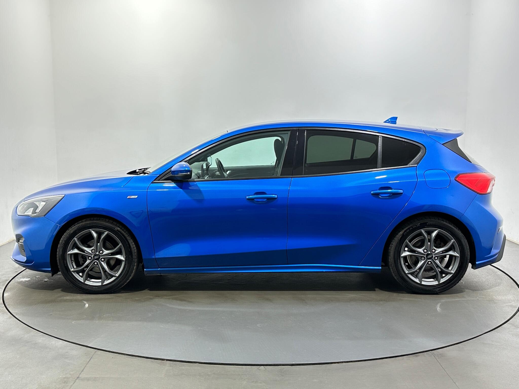Ford Focus view 5