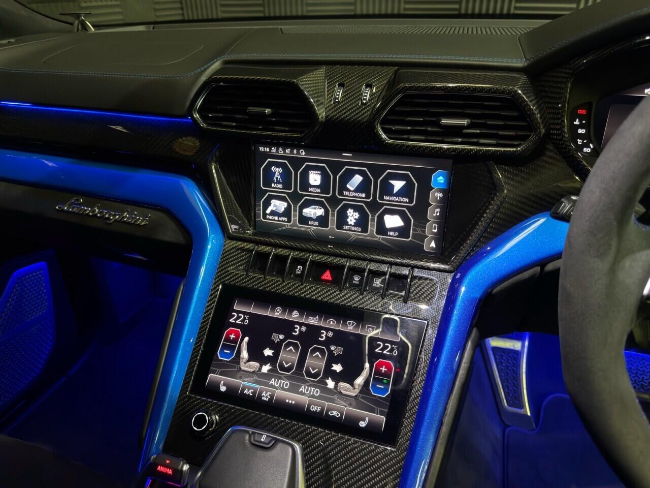 Lamborghini Urus view 12