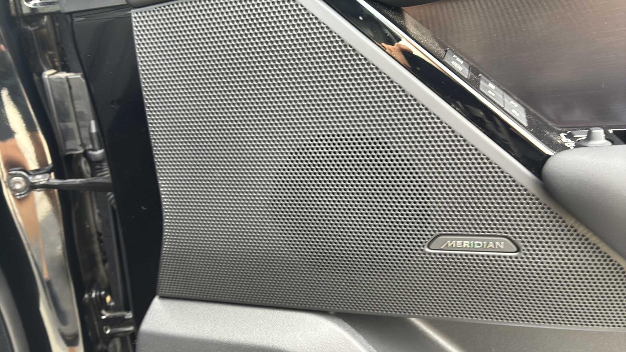 Land Rover Range Rover Velar view 33