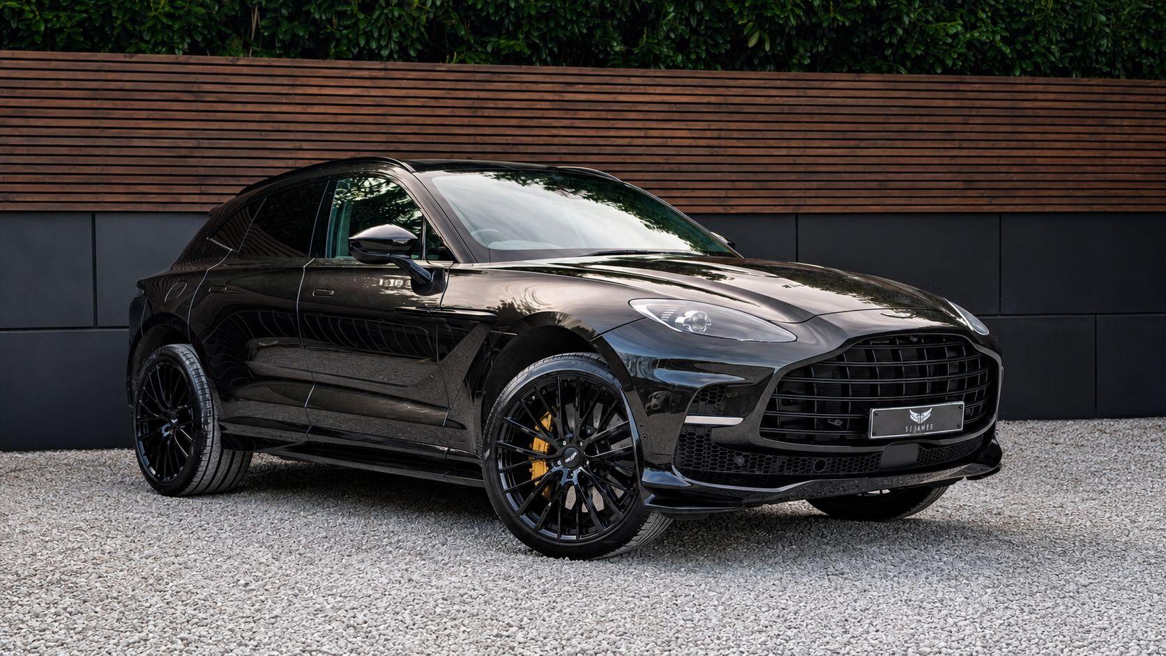 Aston Martin DBX view 5