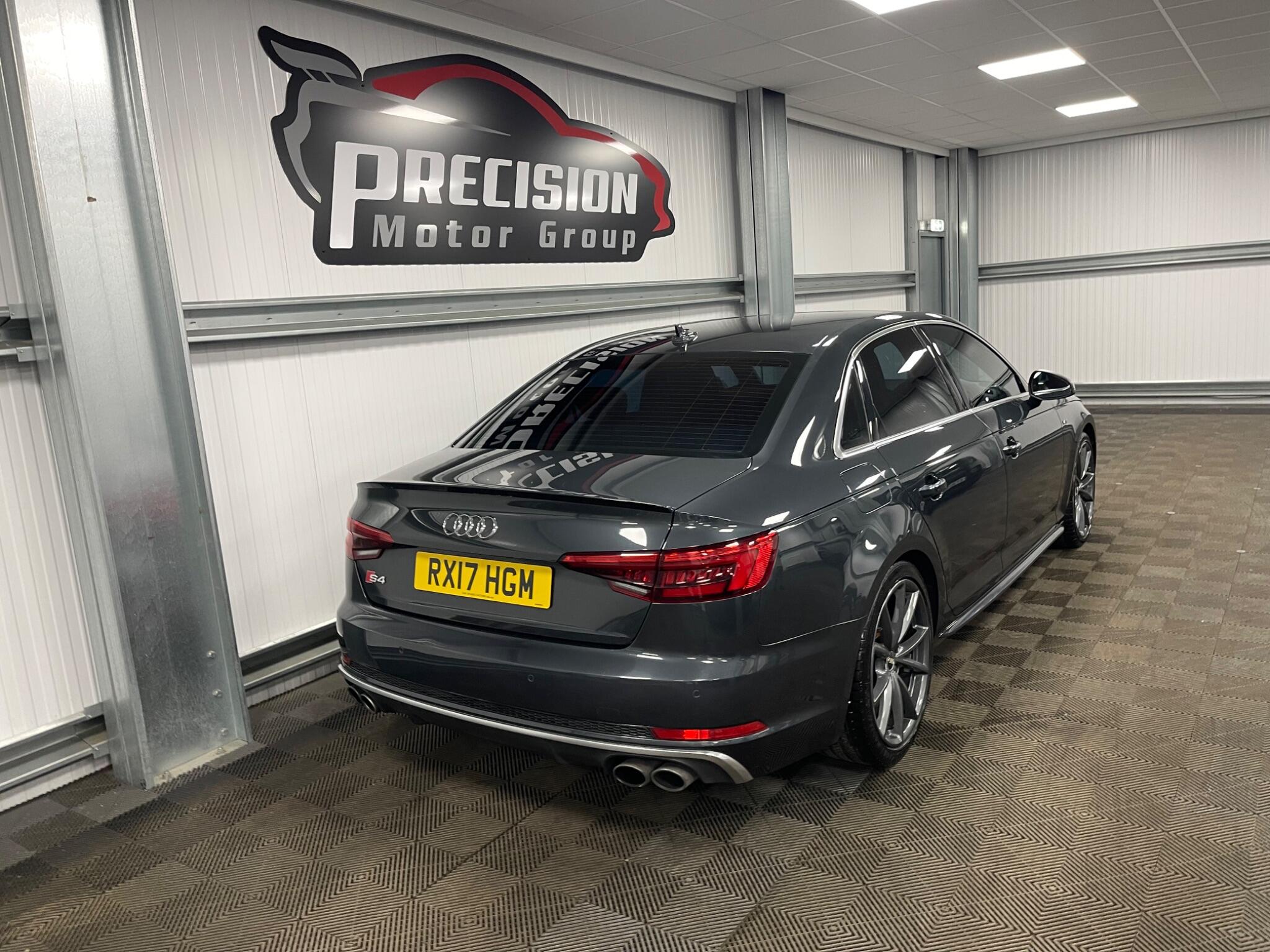Audi S4 view 27