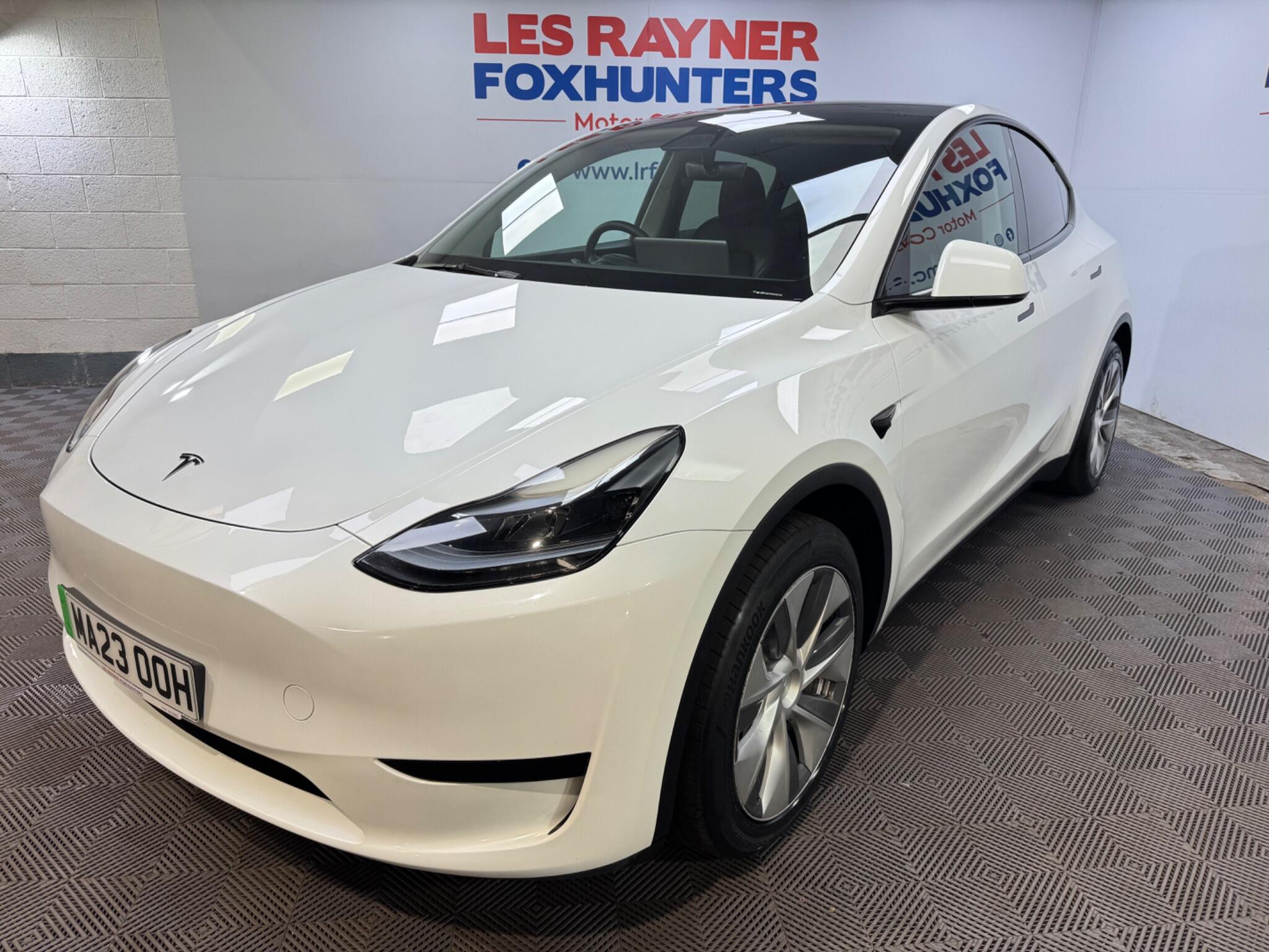 Tesla Model Y view 19