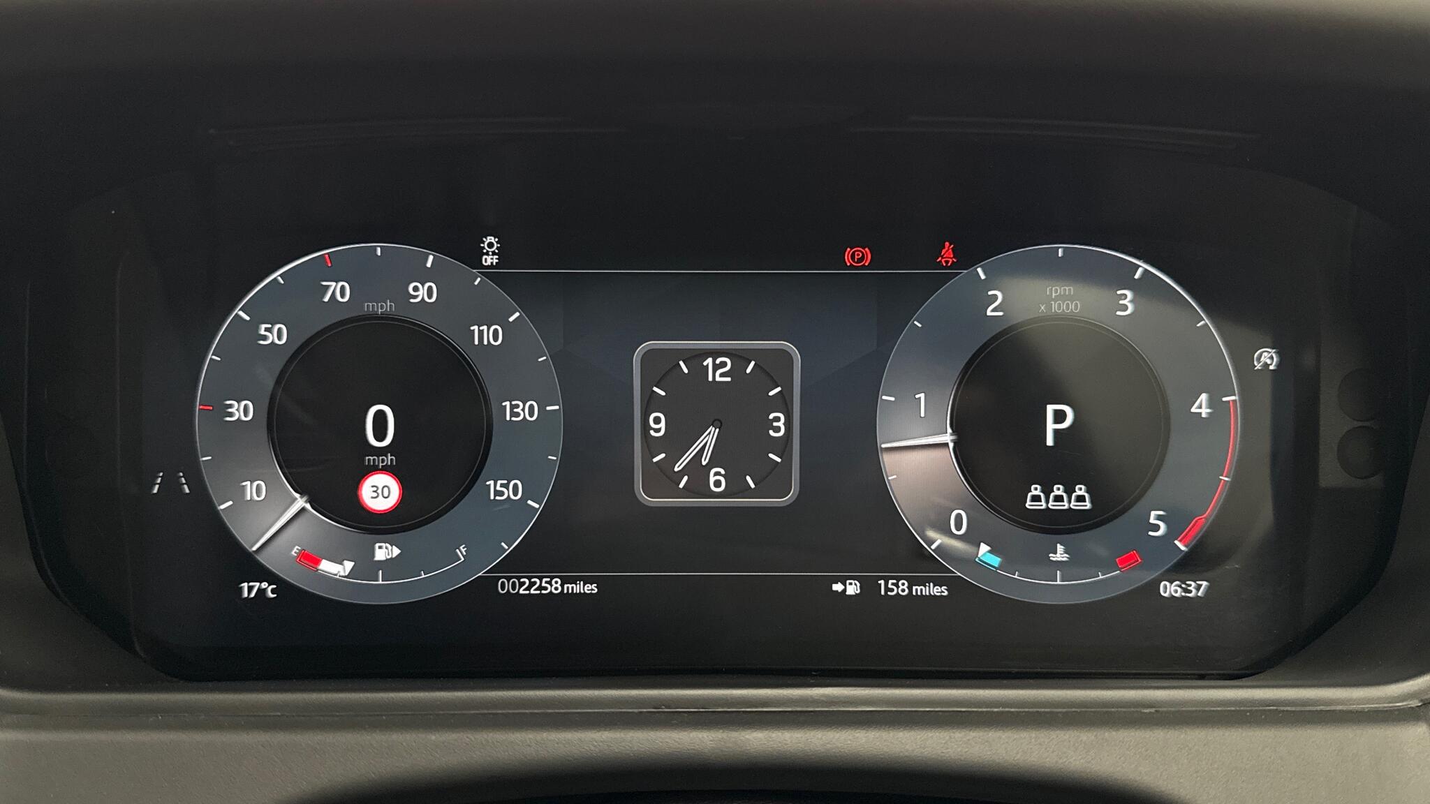 Land Rover Range Rover Velar view 16