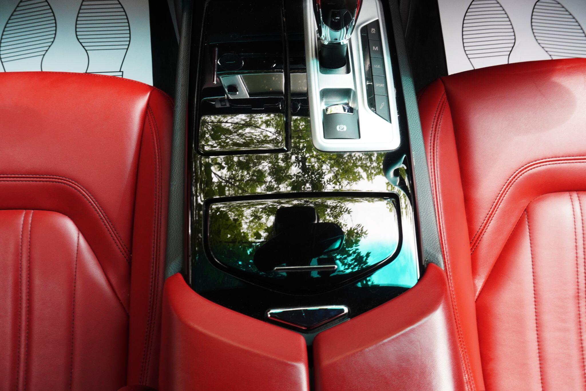 Maserati Quattroporte view 39