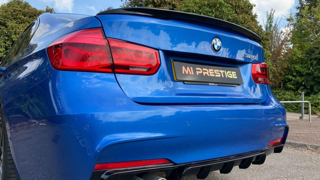BMW 3 Series view 4
