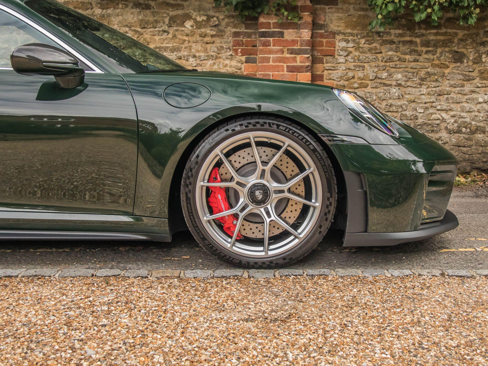 Porsche 911 view 16