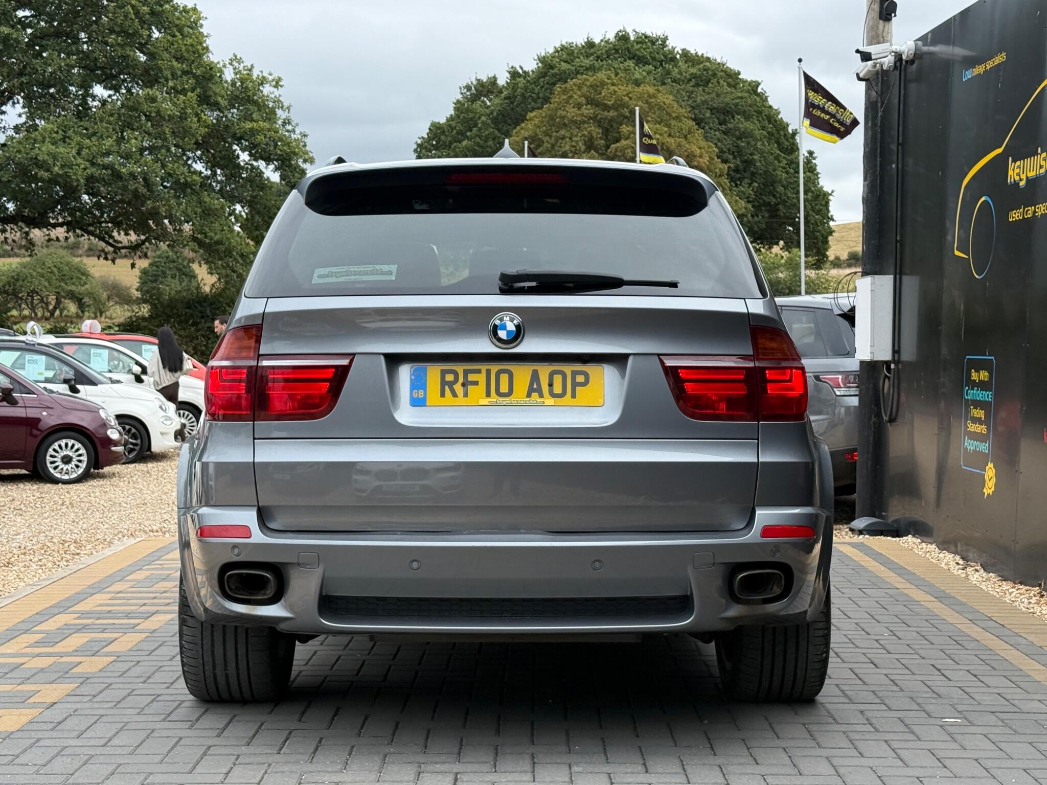 BMW X5 view 5