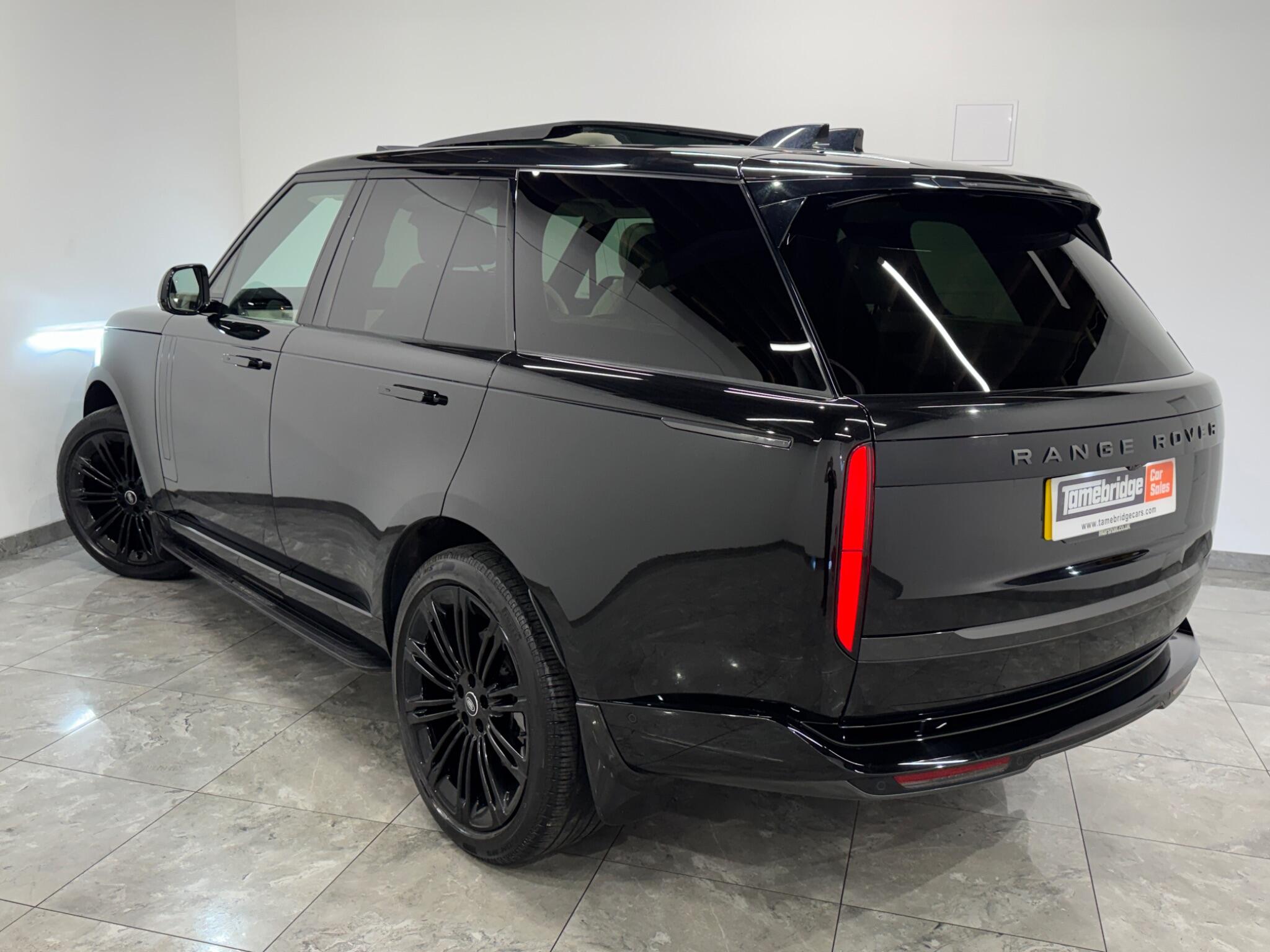 Land Rover Range Rover view 4