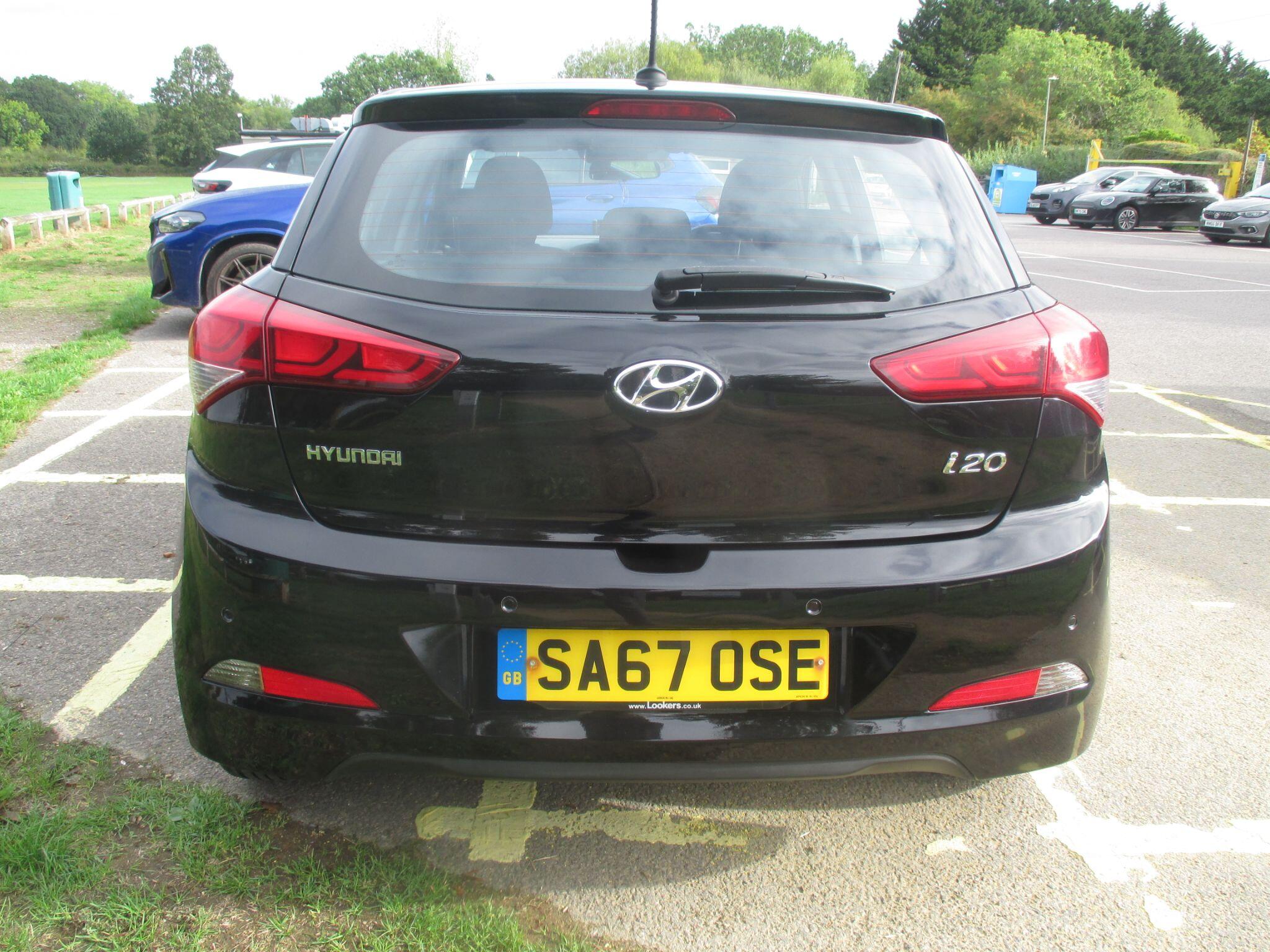 Hyundai i20 view 12