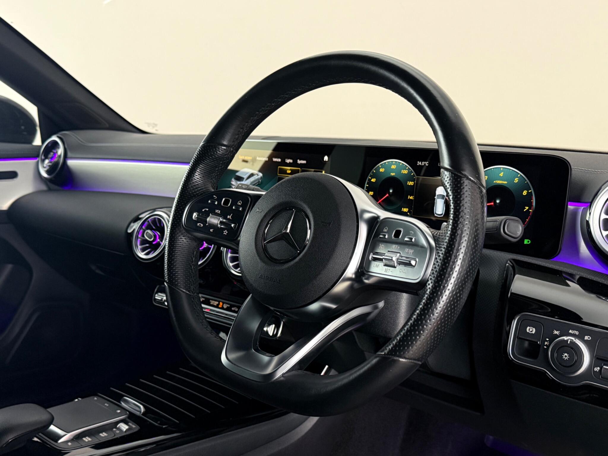 Mercedes-Benz Cla view 3