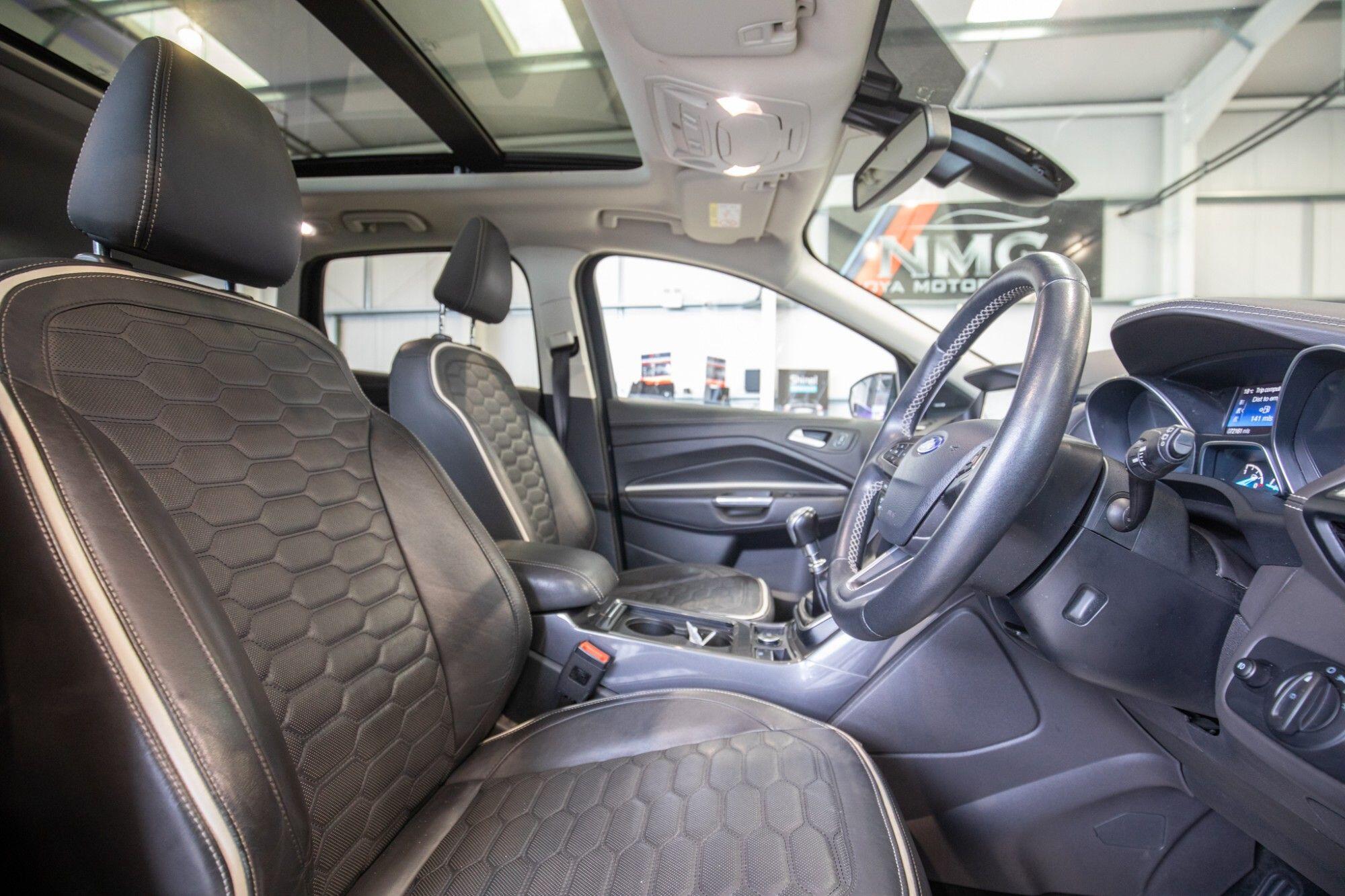 Ford Kuga view 3