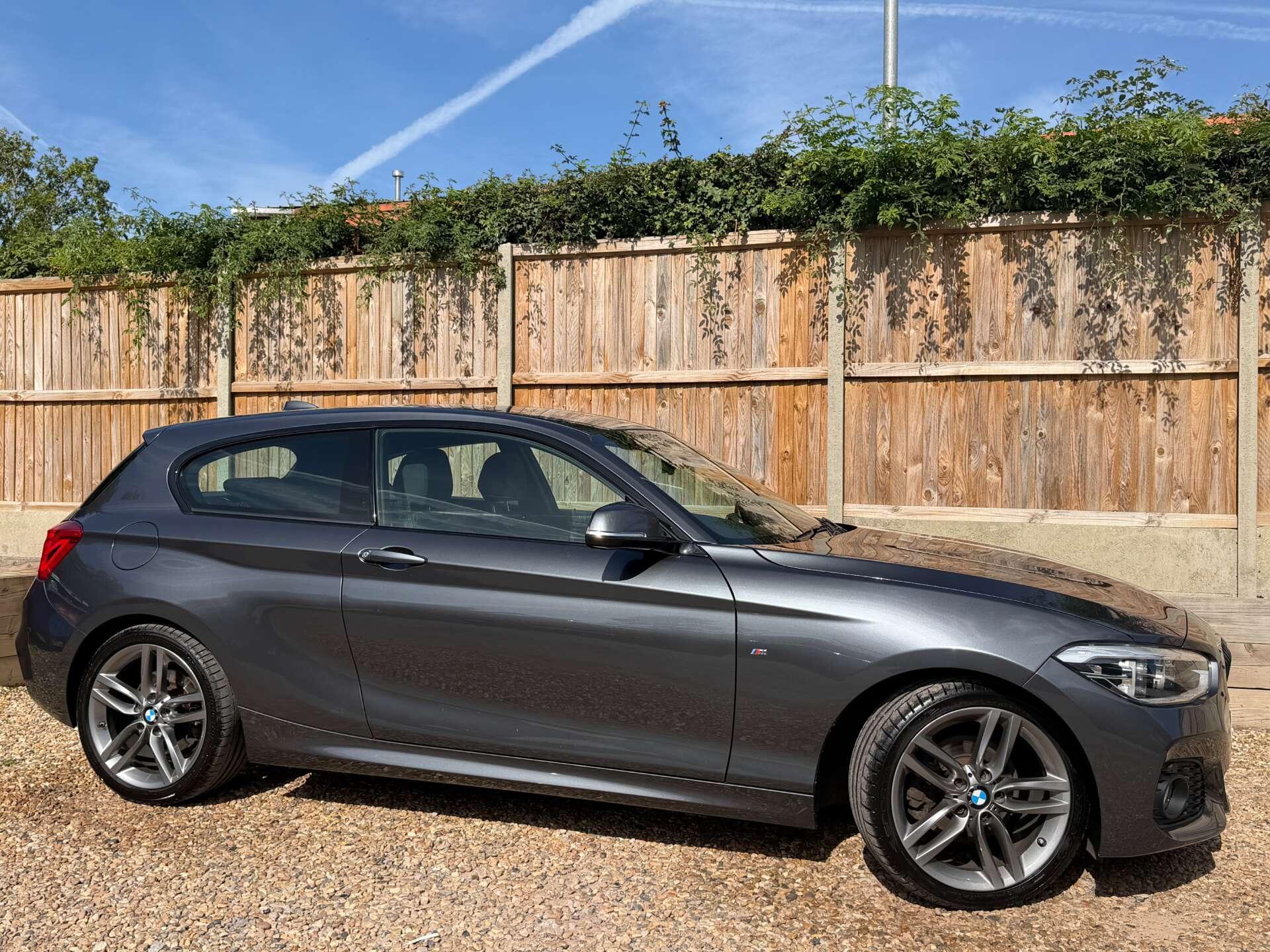 BMW 1 Series view 11