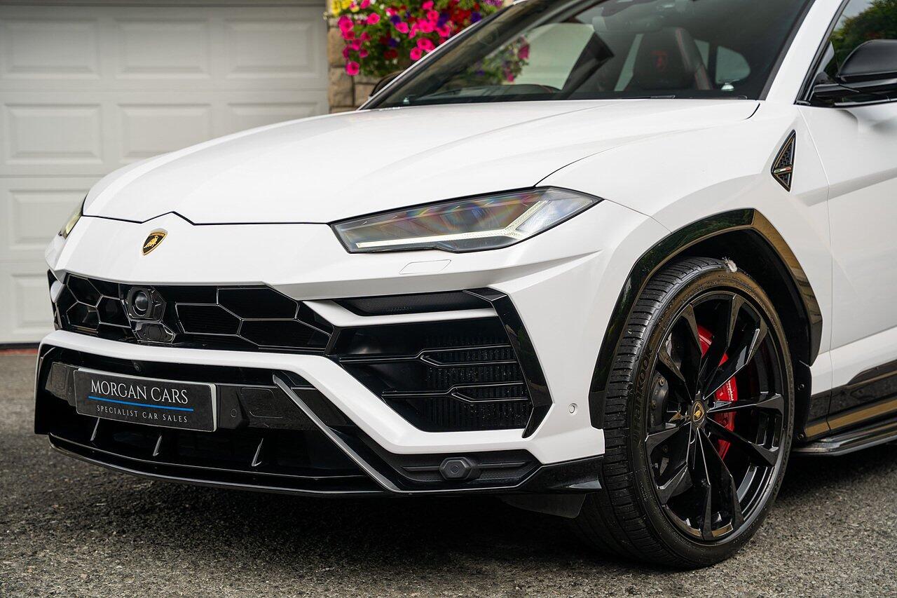 Lamborghini Urus view 40