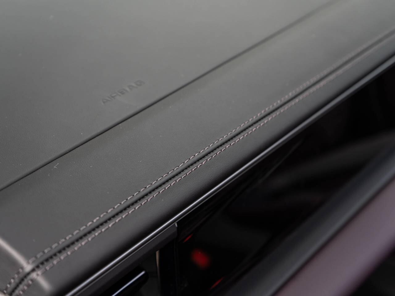 Porsche Macan view 40