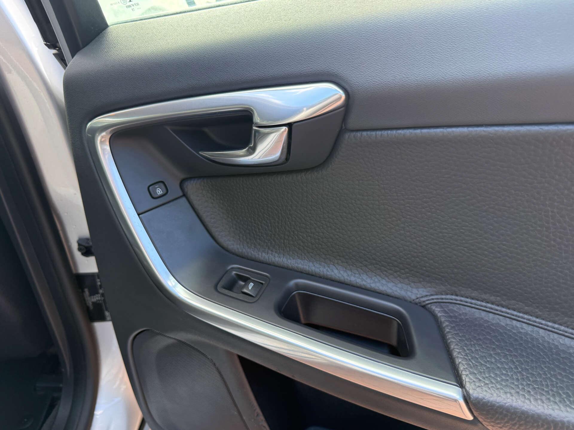 Volvo V60 view 64