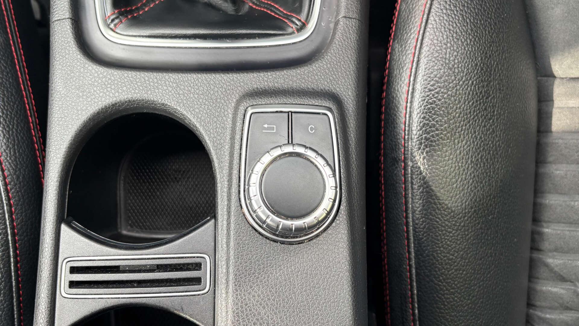 Mercedes-Benz Cla view 29