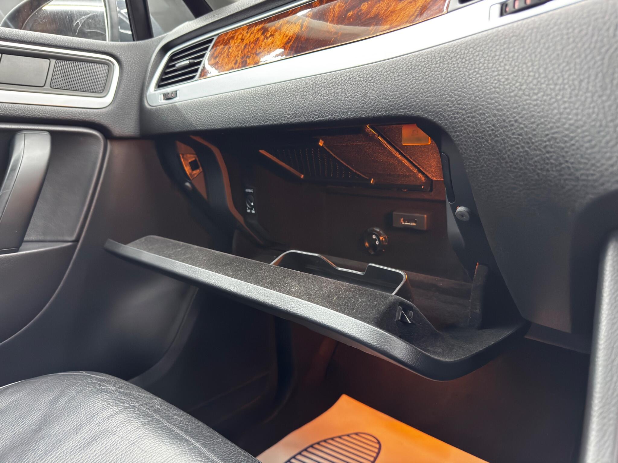 Volkswagen Touareg view 36