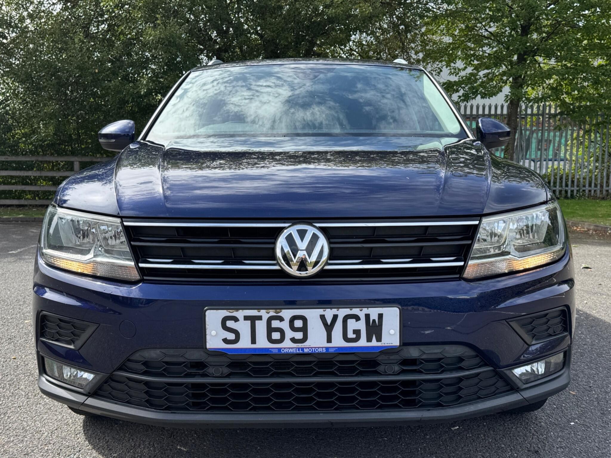 Volkswagen Tiguan view 12