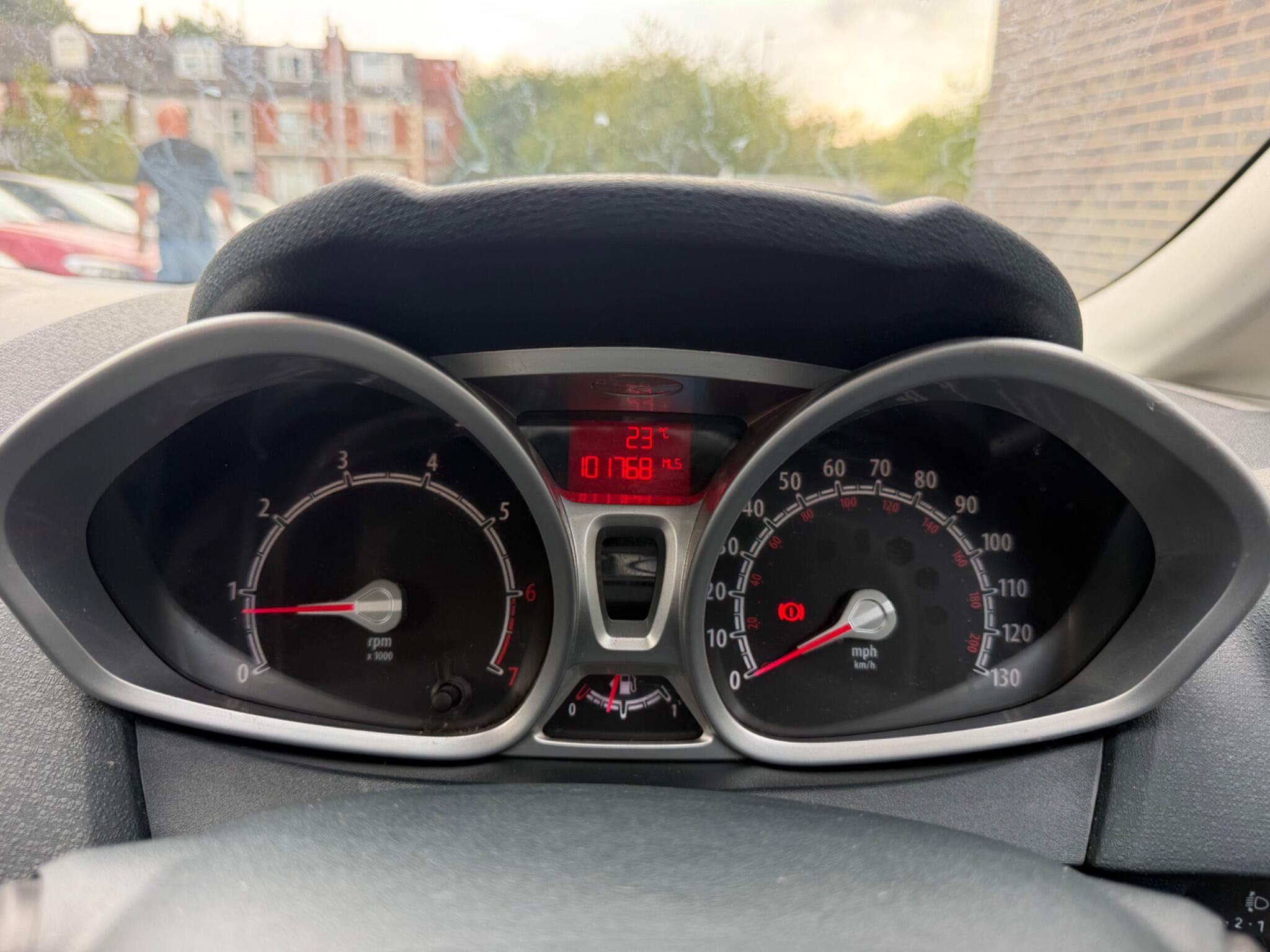 Ford Fiesta view 24