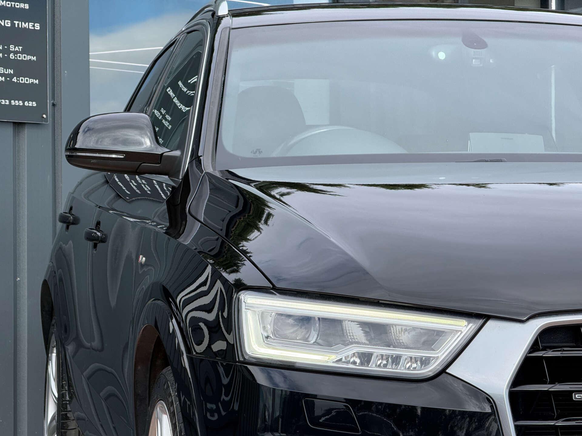 Audi Q3 view 15
