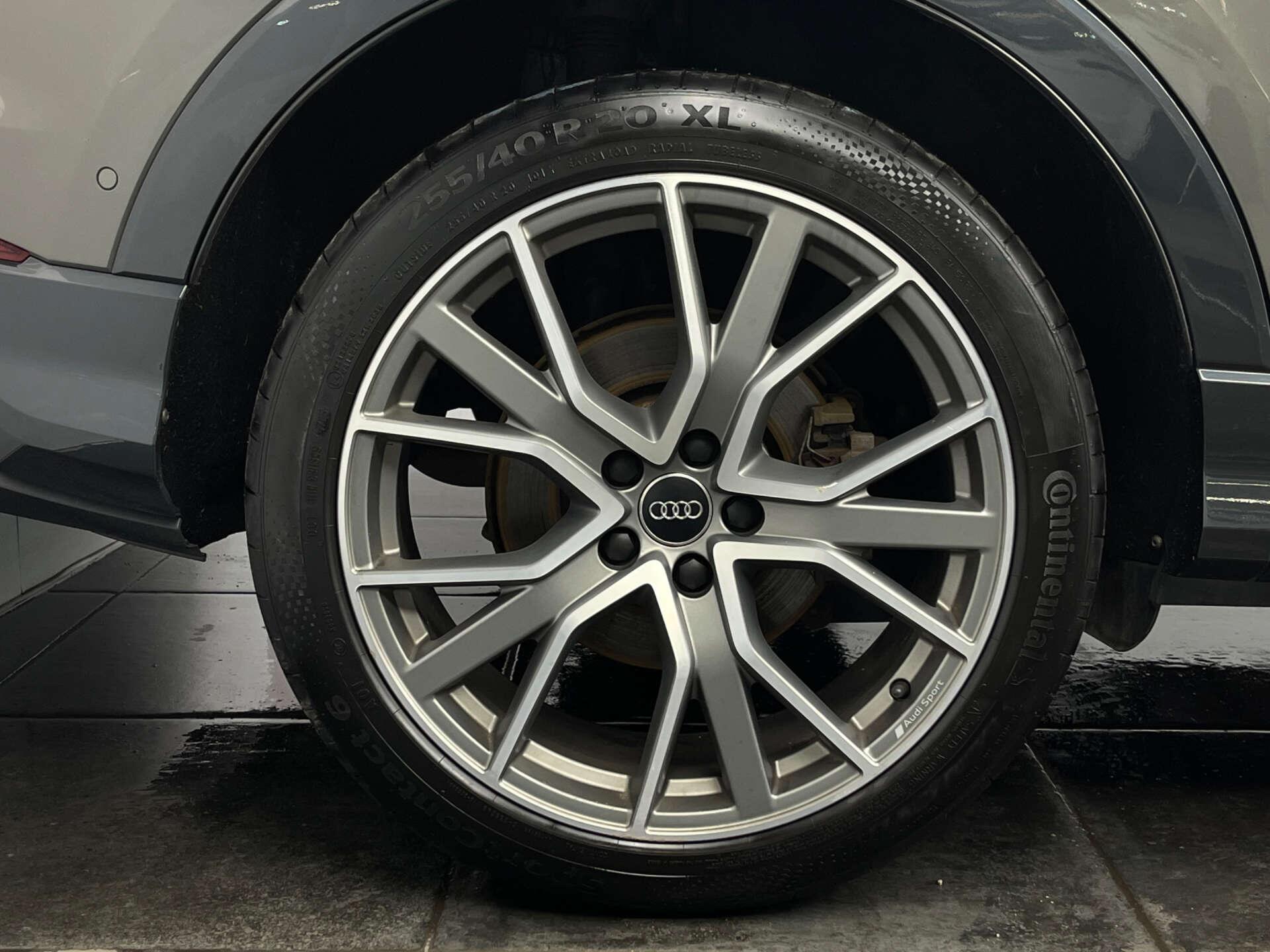 Audi Q3 view 48