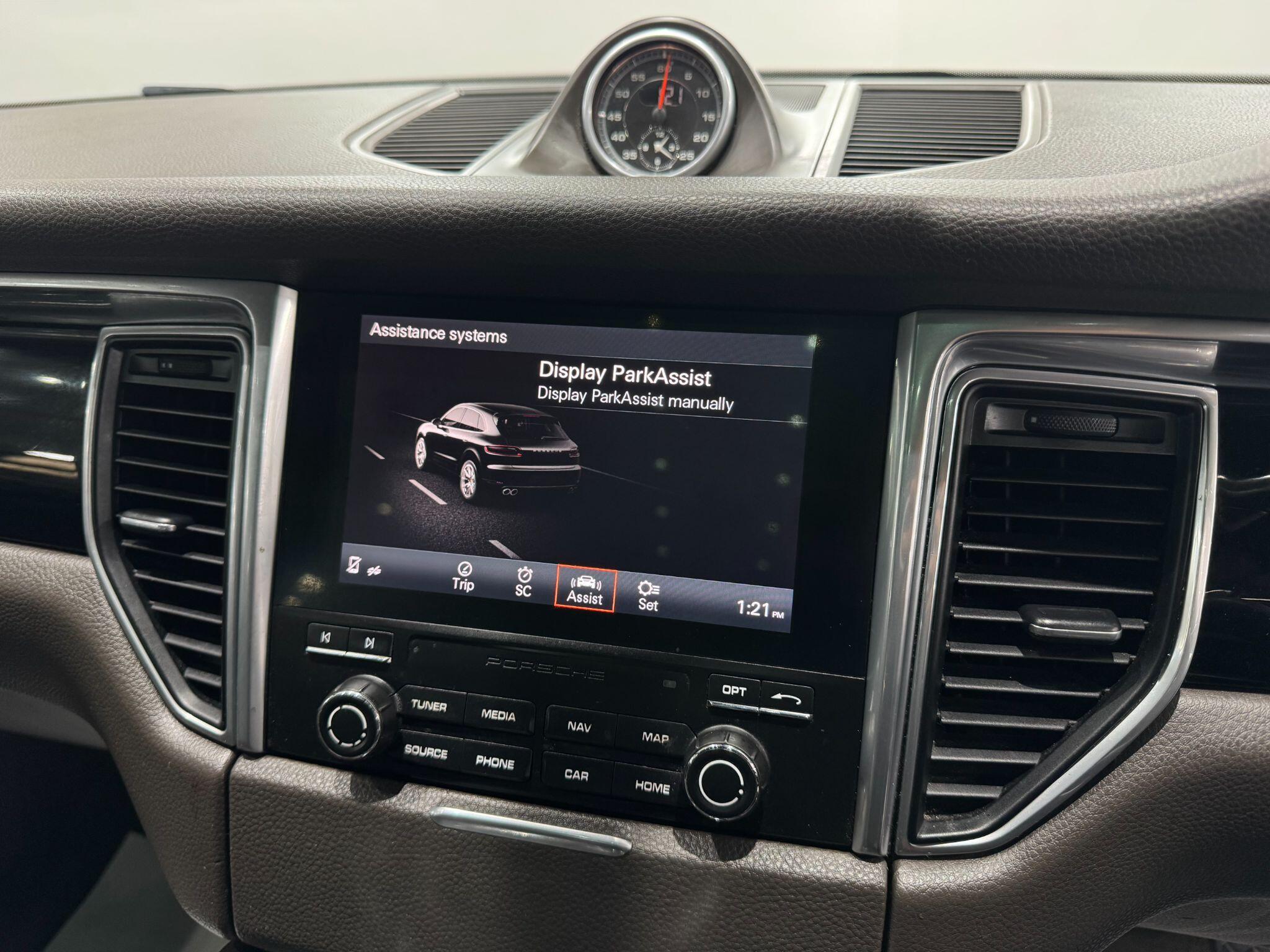 Porsche Macan view 41