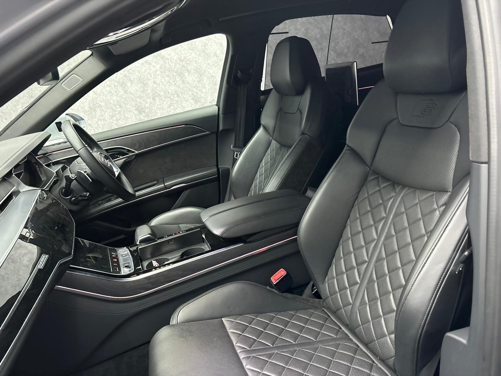 Audi A8 view 29