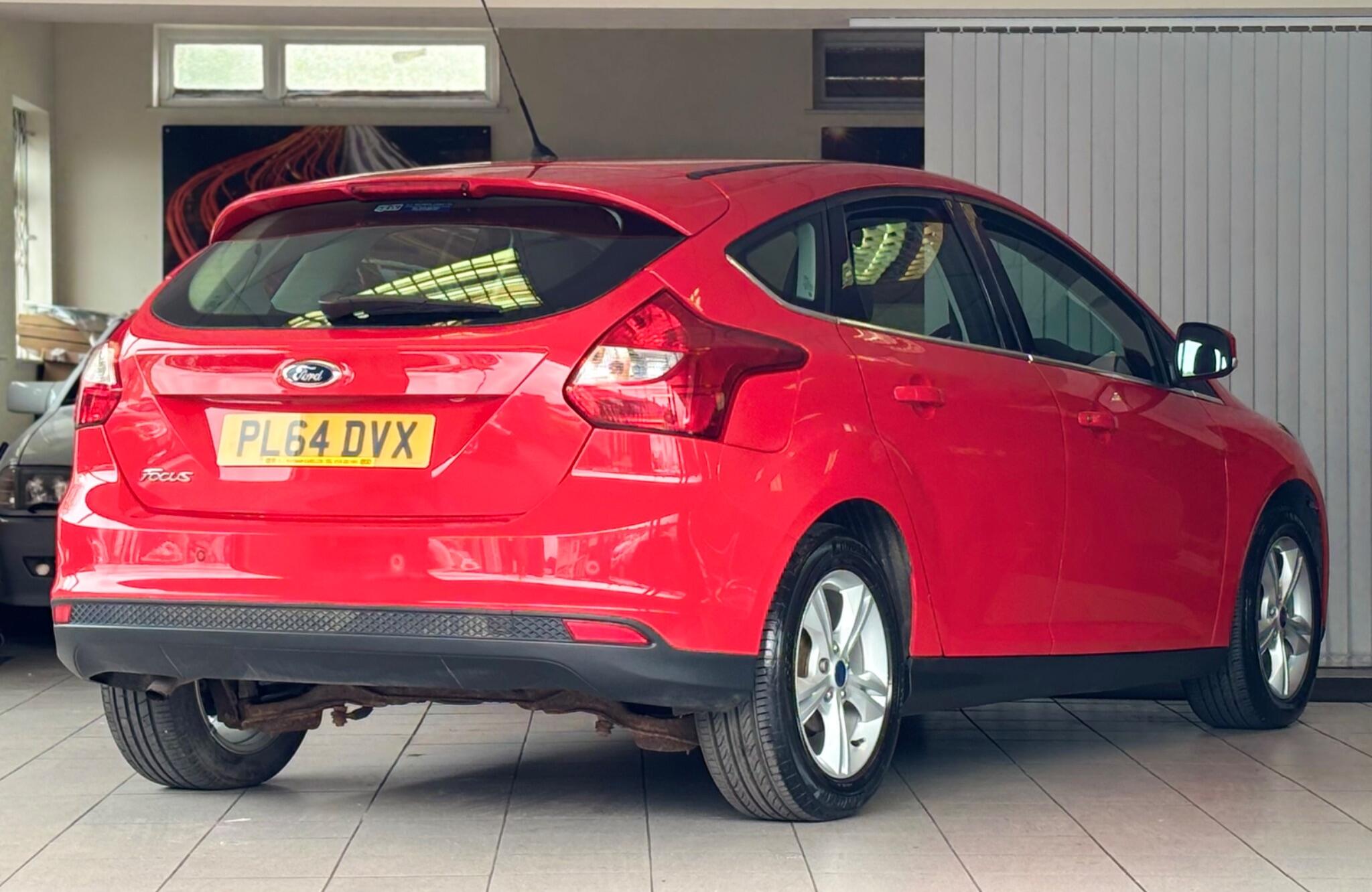 Ford Focus view 8