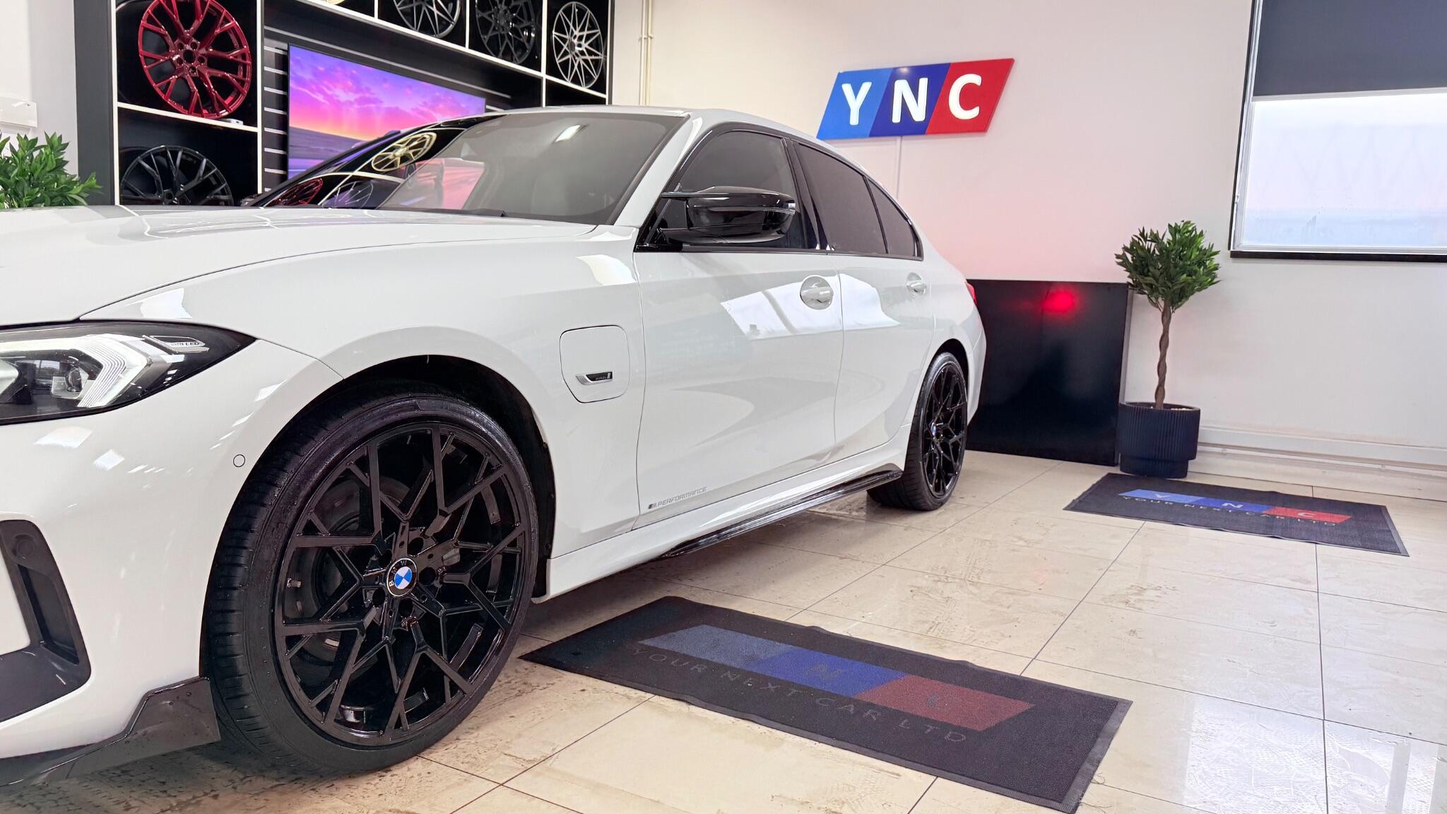 BMW 3 Series view 9
