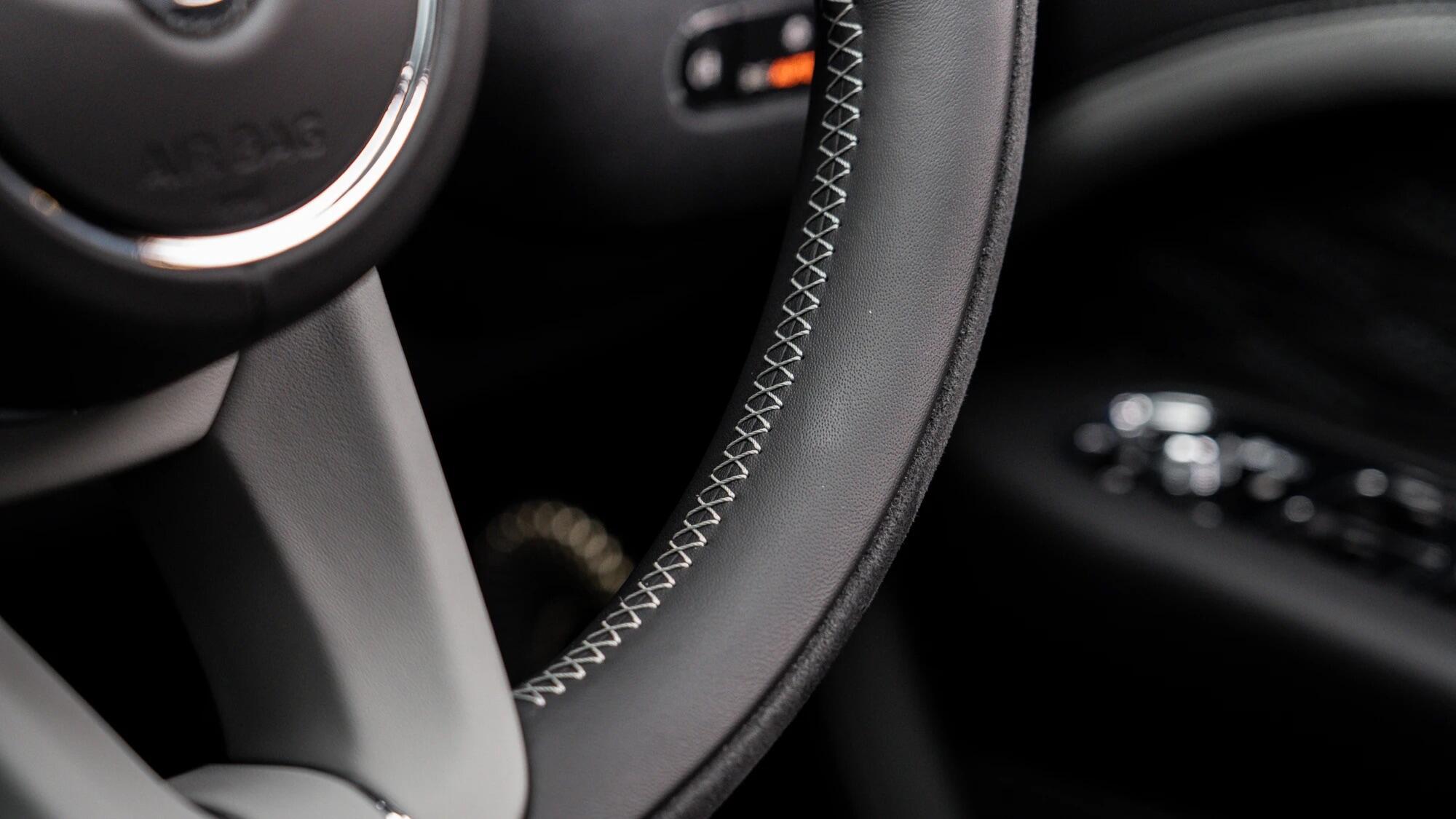 Bentley Bentayga view 44