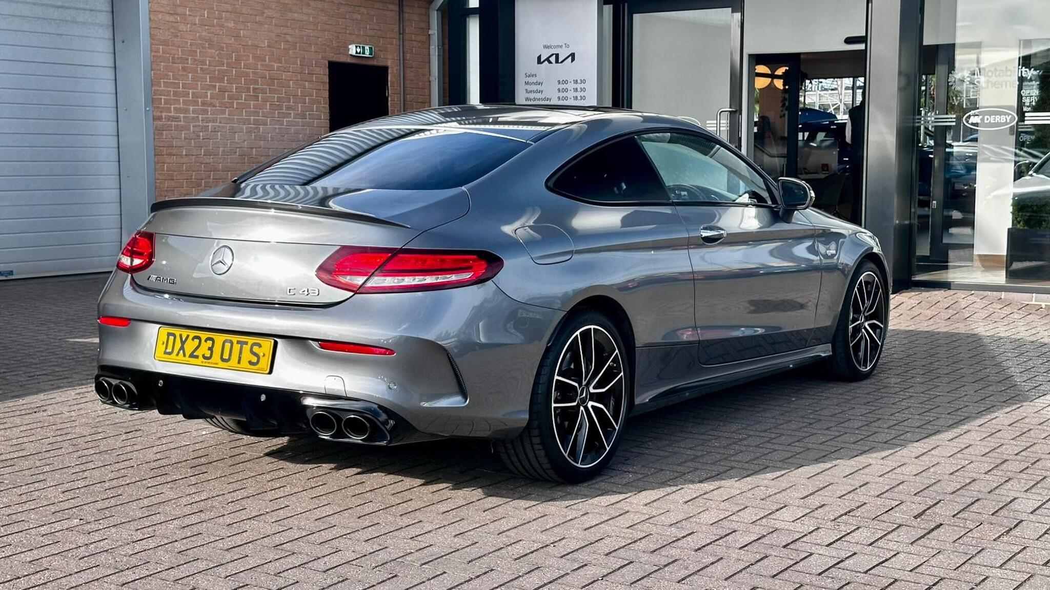Mercedes-Benz C Class view 14
