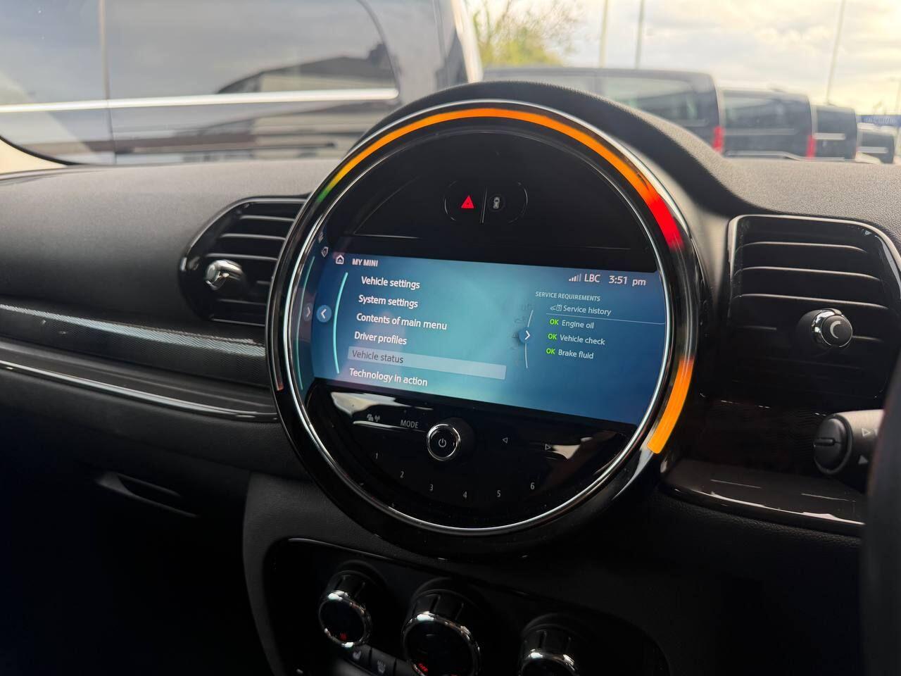 MINI Clubman view 45