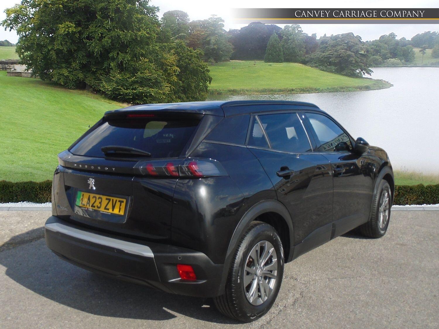 Peugeot E-2008 view 3