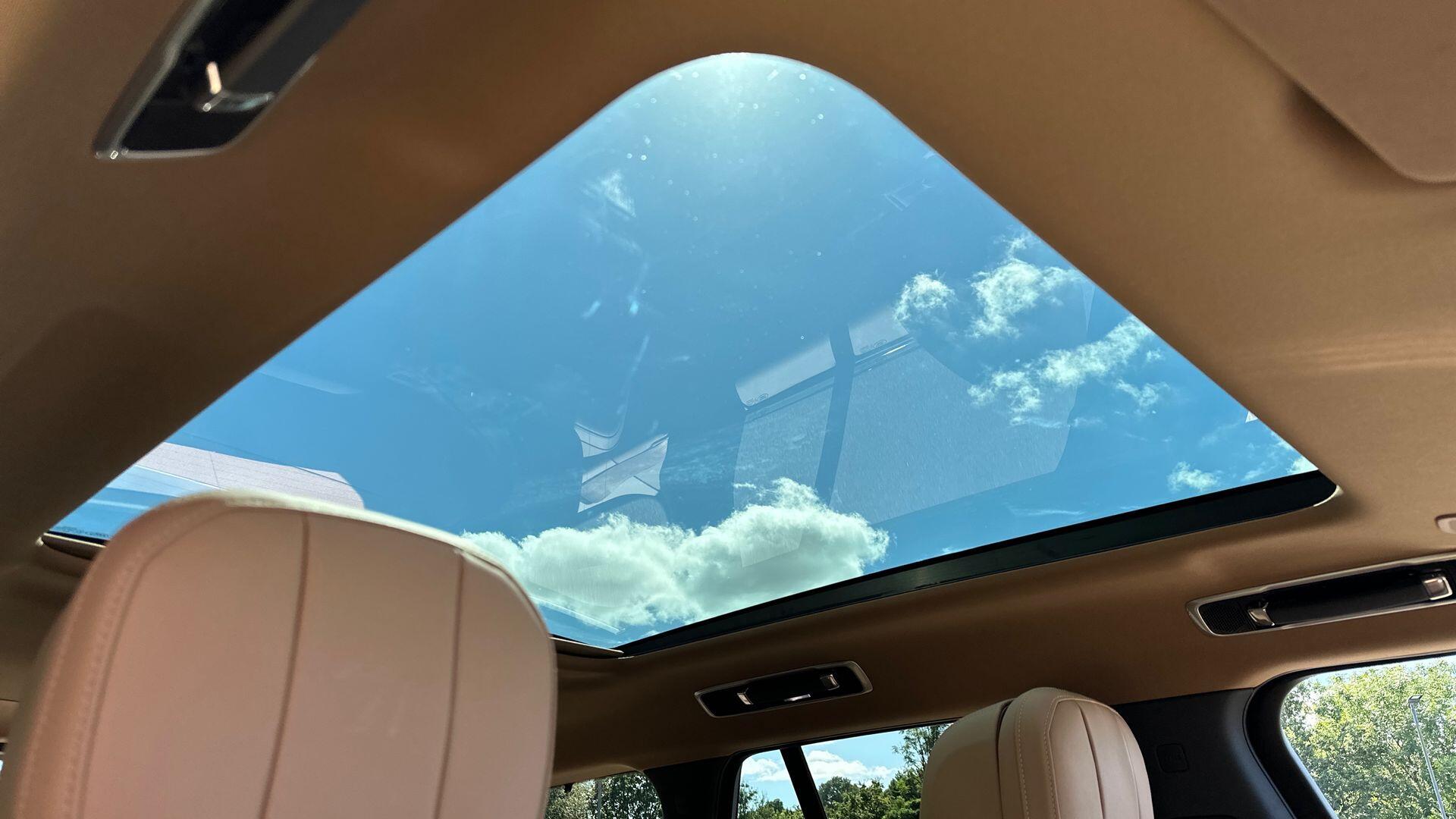 Land Rover Range Rover view 21