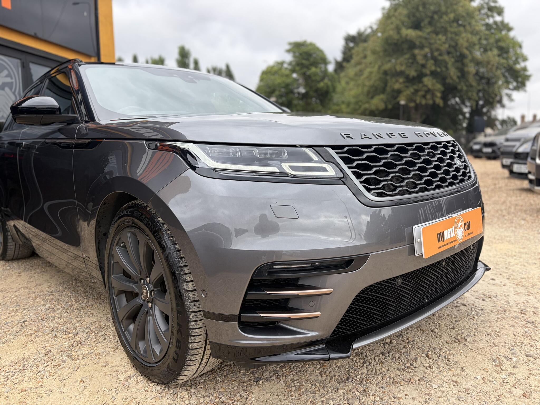 Land Rover Range Rover Velar view 2