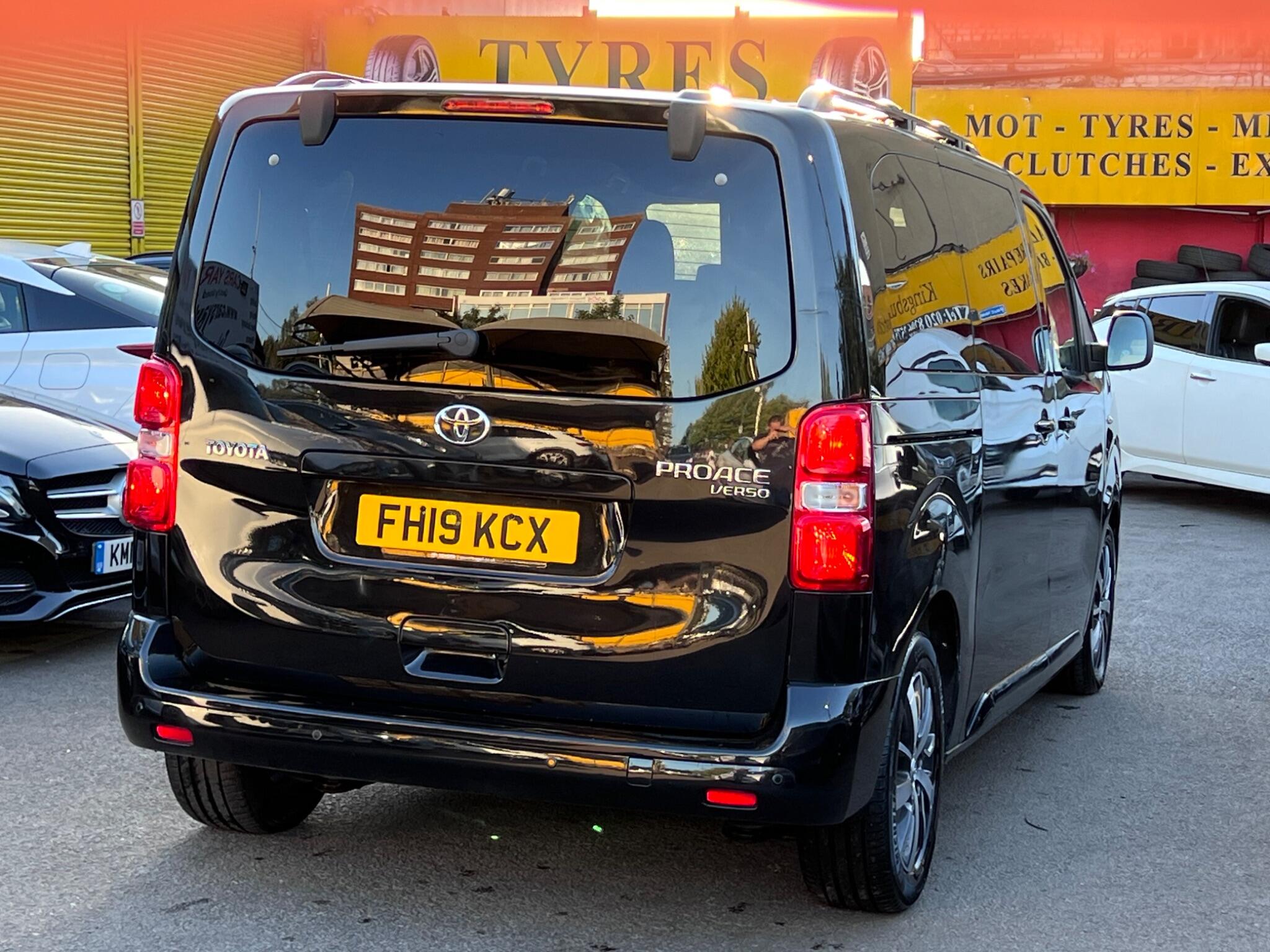 Toyota Proace Verso view 9