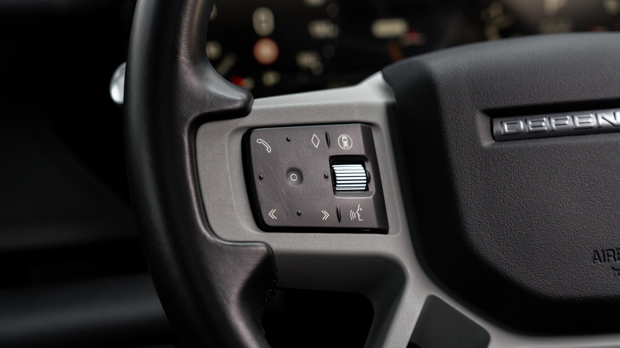 Land Rover Defender view 25