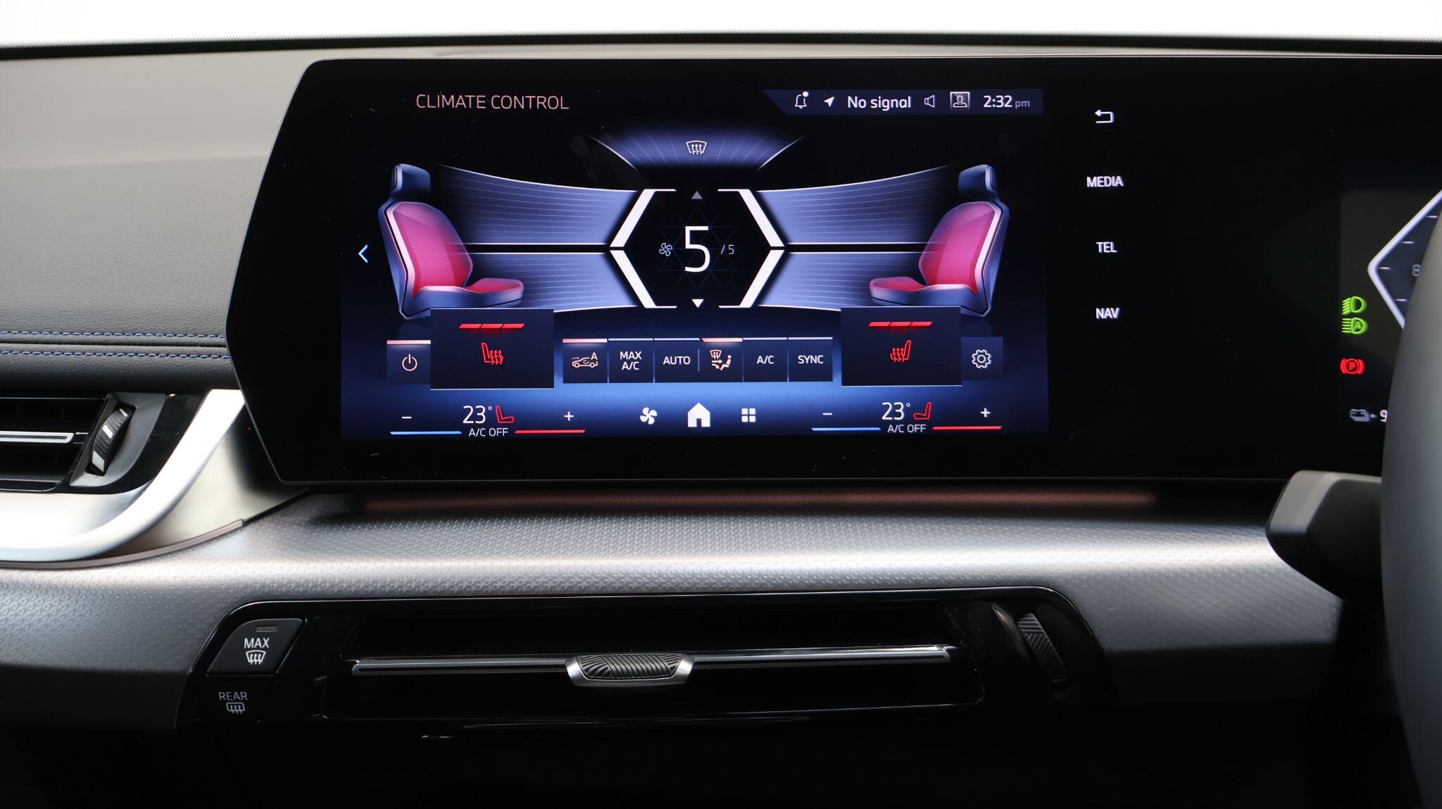 BMW iX1 view 40