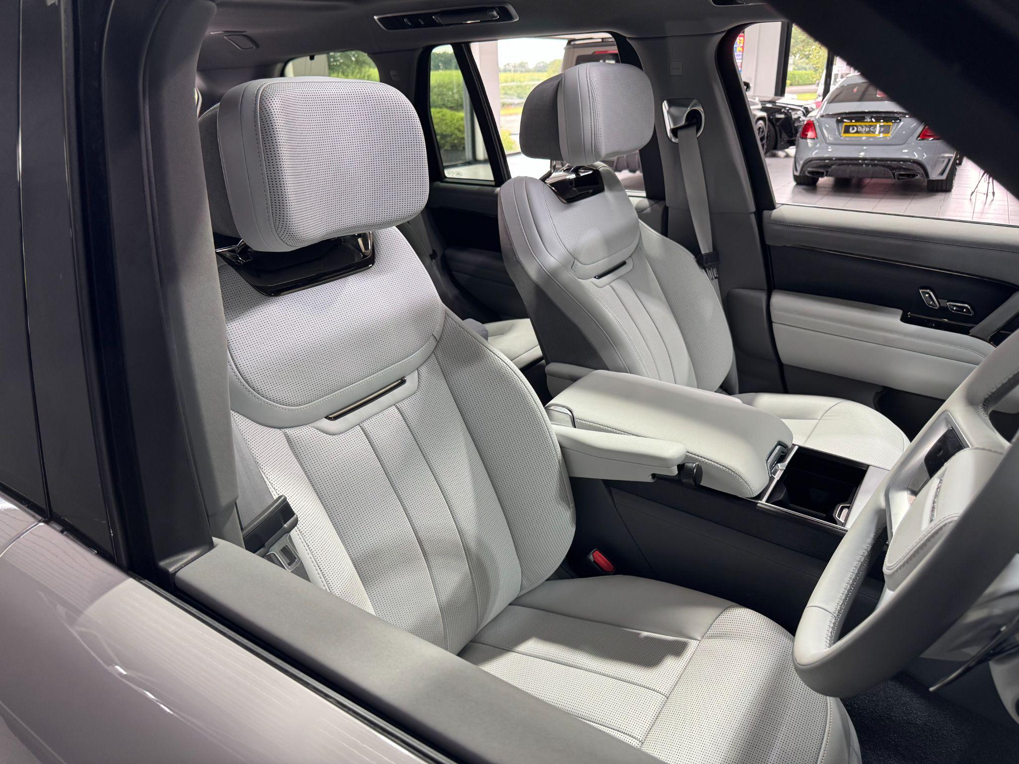 Land Rover Range Rover view 35