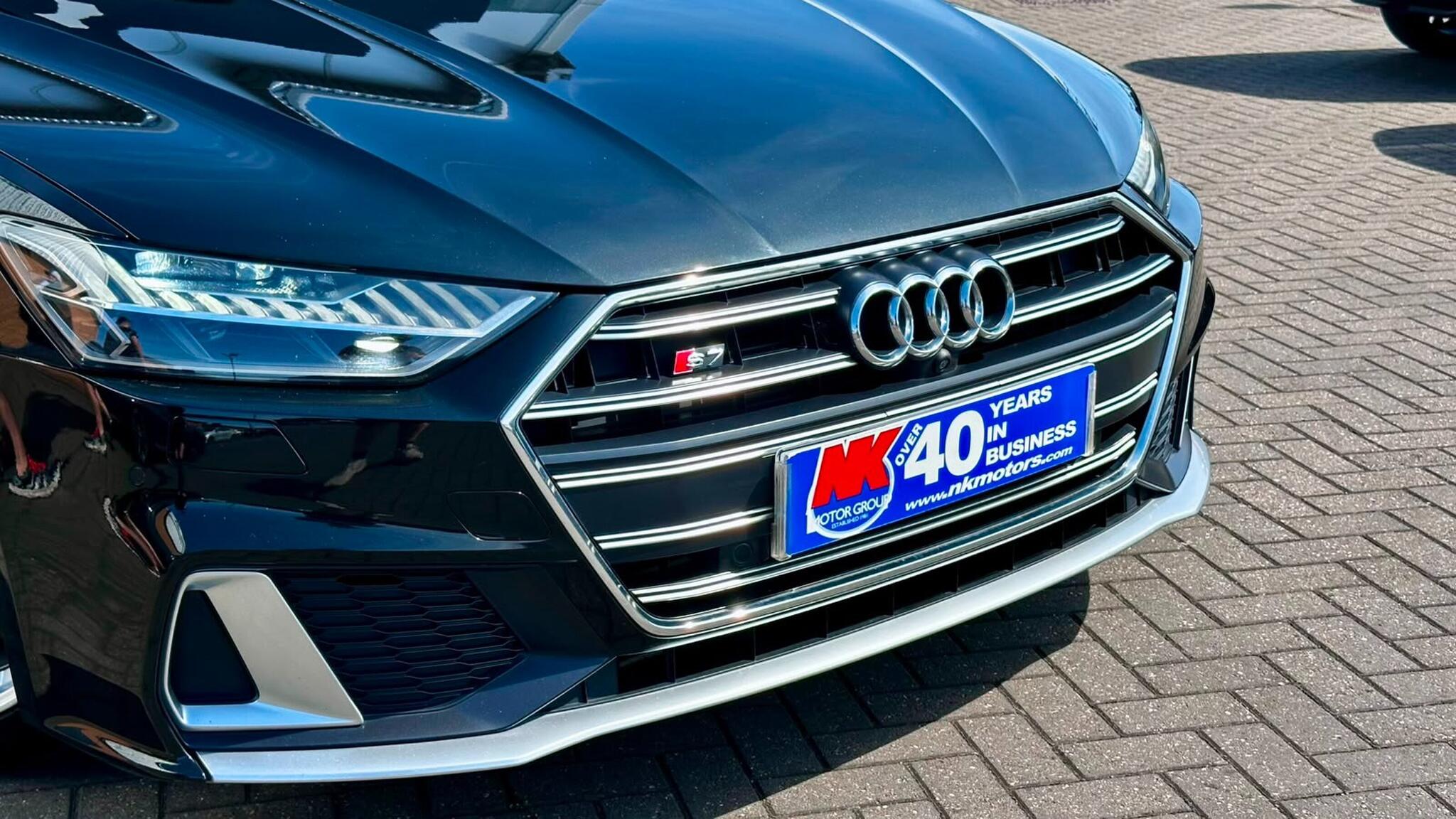 Audi Audi S7 view 4