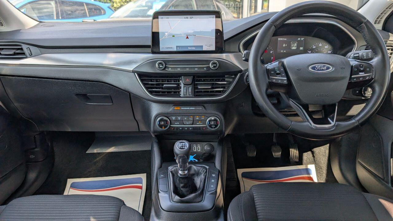 Ford Focus view 4
