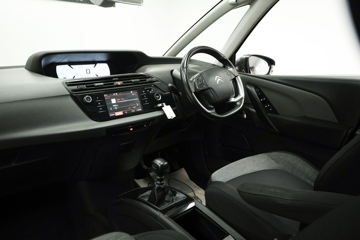 Citroen Grand C4 Spacetourer view 6
